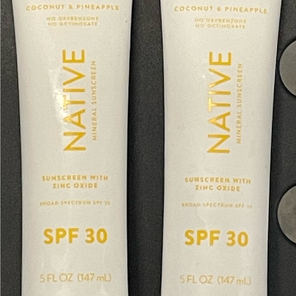 Native Mineral Sunscreen SPF 30 - White and Yellow - Picture 1 of 2